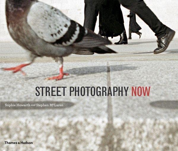 Street Photography Now: with 301 photograhs in color and black-and-white Book