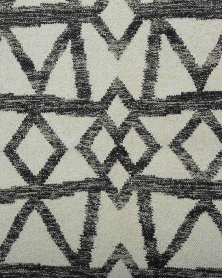 IVORY CHARCOAL TRIBAL DHURRIE