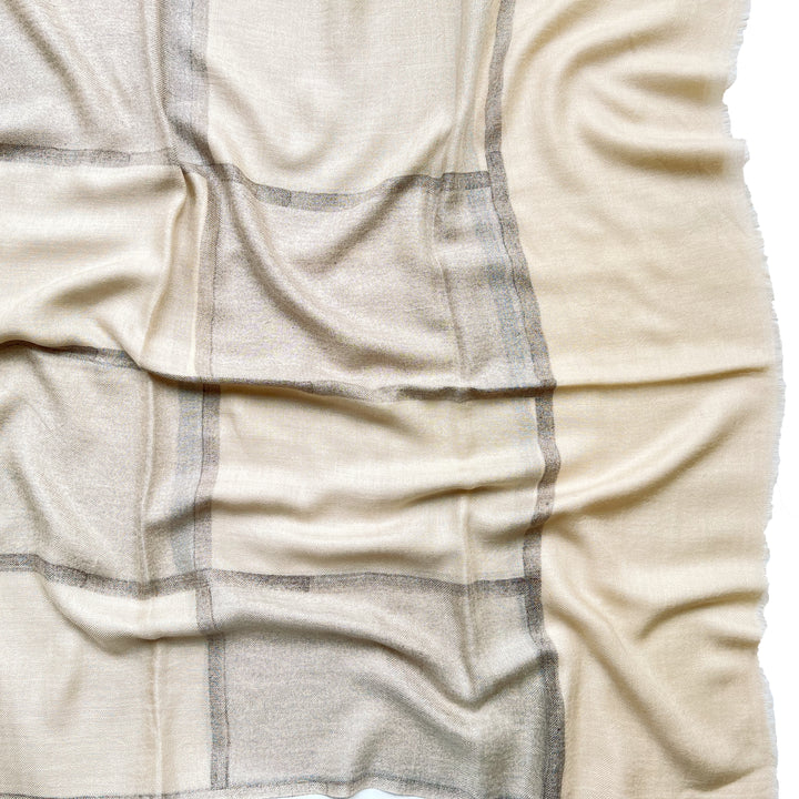 Check Ecru White Stole