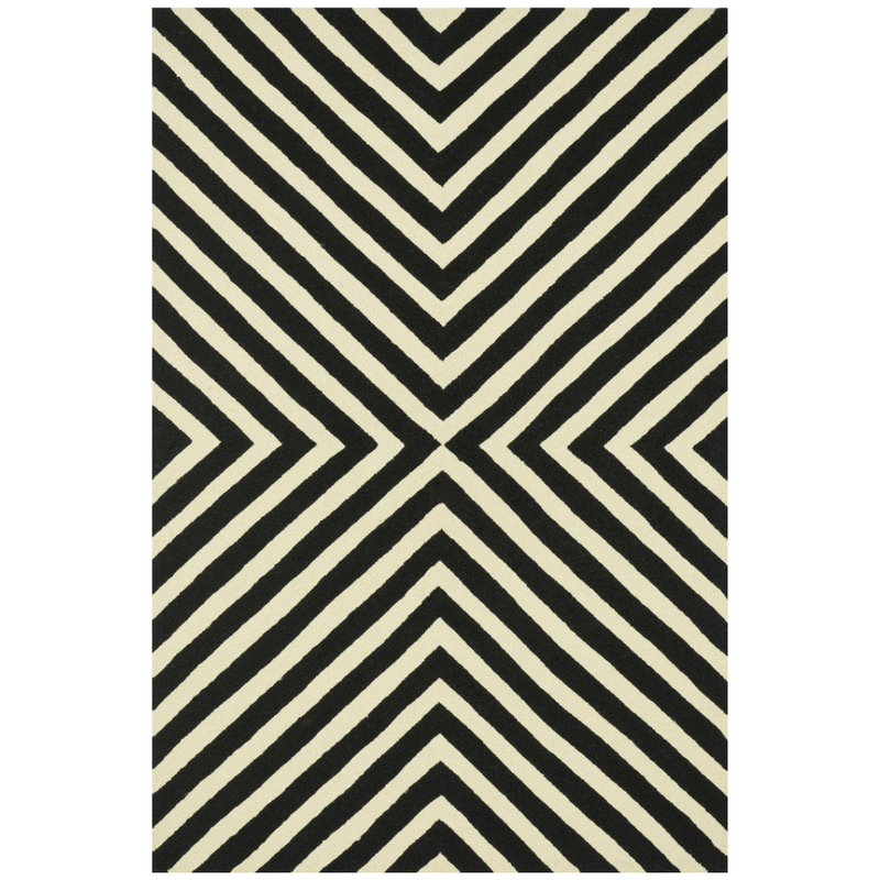 BLACK AND IVORY GEOMETRIC CARPET