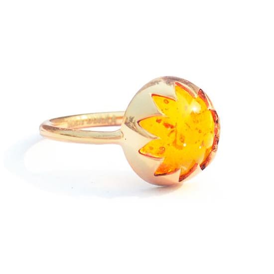 CULTURED AMBER CABOCHON STONE RING