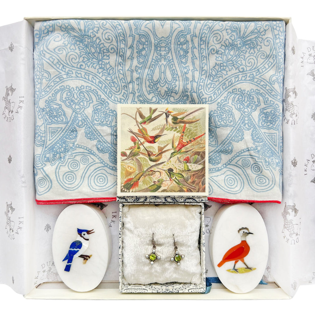 The Keepsake gift box for her in soft ivory