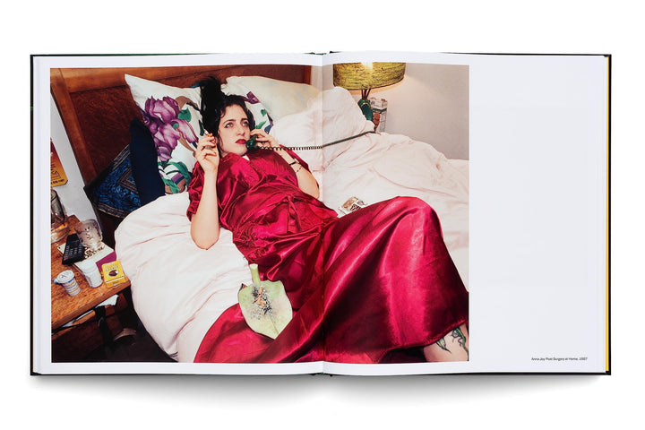 Chloe Sherman: Renegades. San Francisco: The 1990s Book