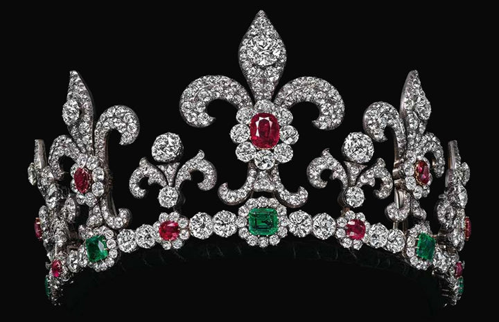 Divine Jewels: The Pursuit of Eternal Beauty Book