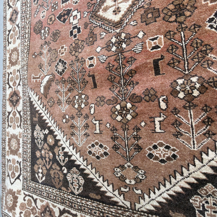 Mitti Sarkhati, one-of-a-kind Afghan rug — detail