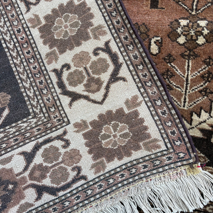 Mitti Sarkhati, one-of-a-kind Afghan rug — additional view