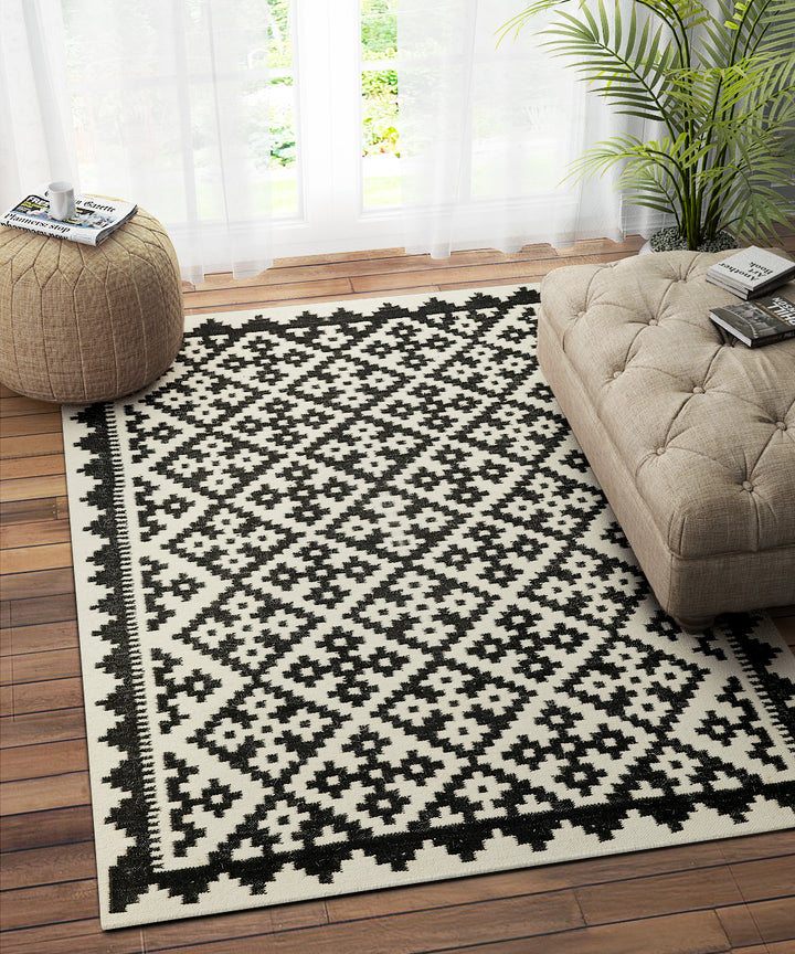 BLACK AND WHITE PIXLE KILIM DHURRIE