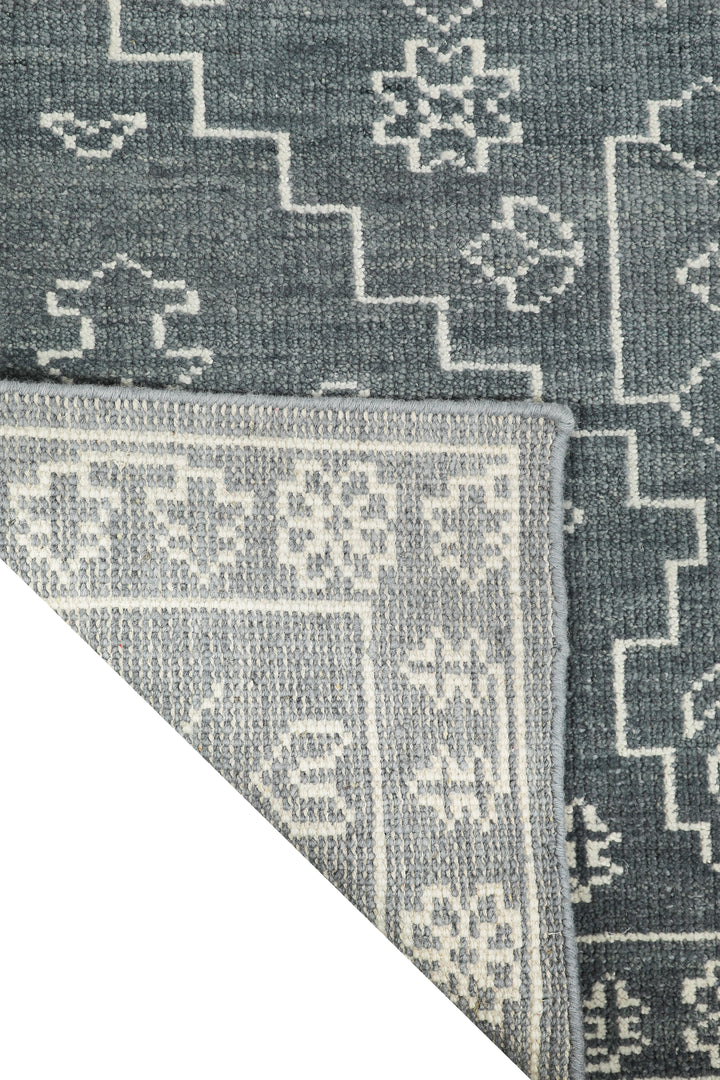 GREY TRADITIONAL CARPET