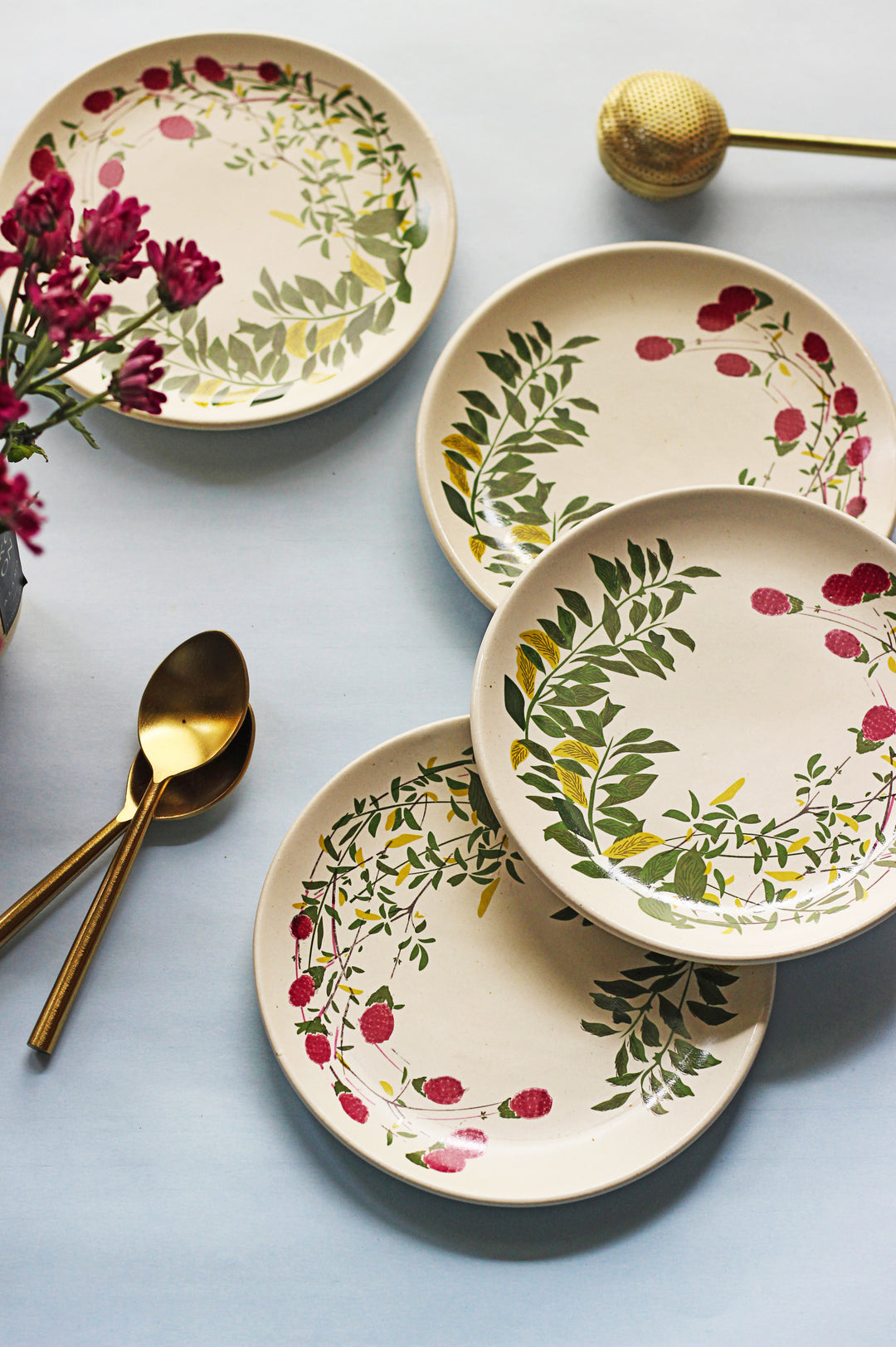 Gul Plates Set