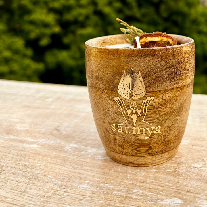 Satmya Candle