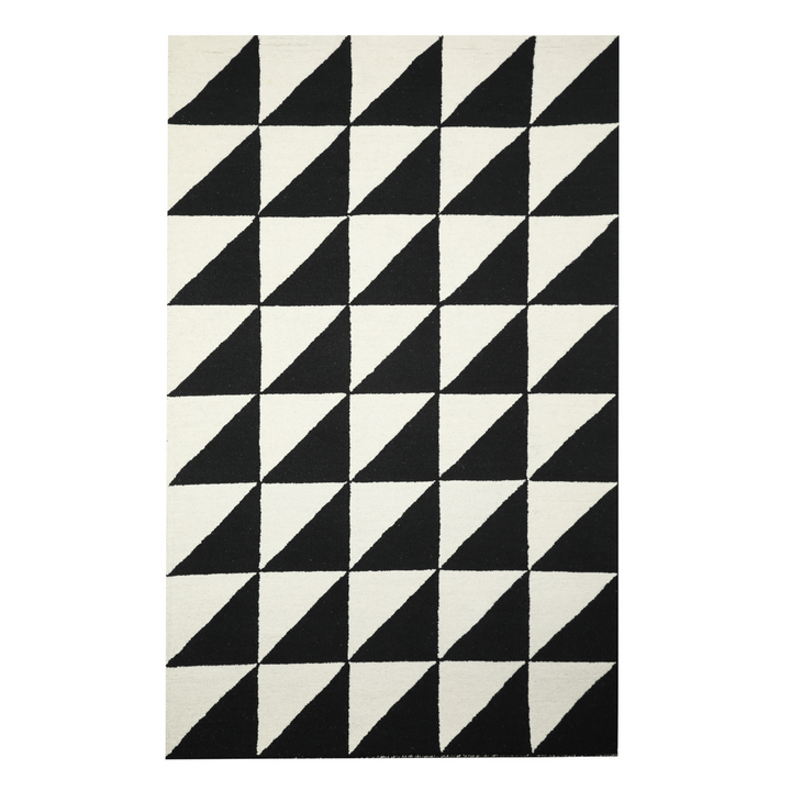 BLACK AND WHITE GEOMETRIC CARPET