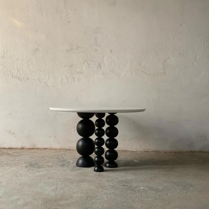 Ball Pack Round Dining Table