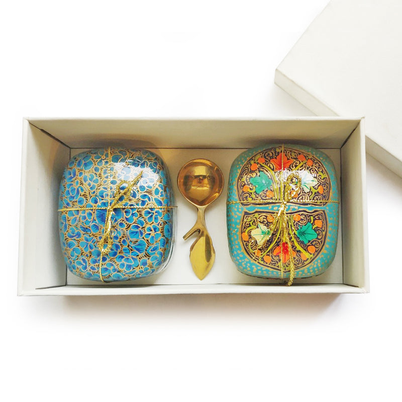 Artisanal tea set in hand-painted boxes