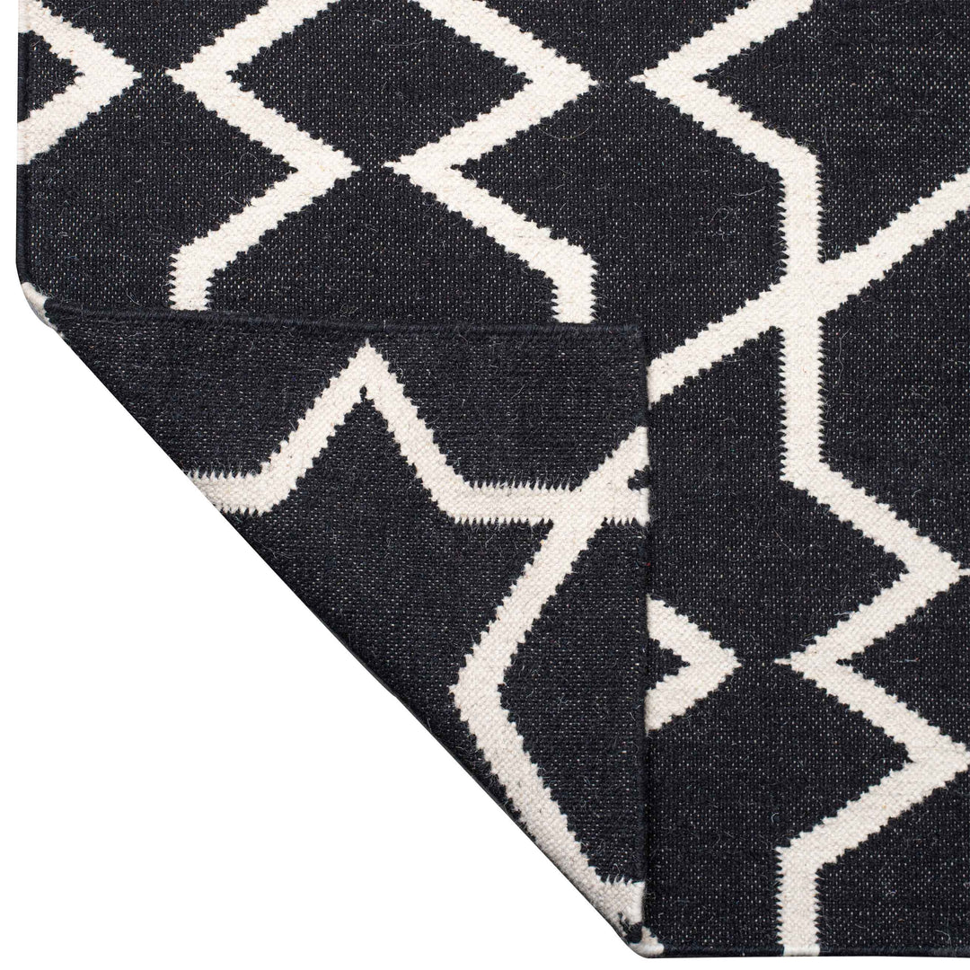 BLACK STAR HAND WOVEN DHURRIE