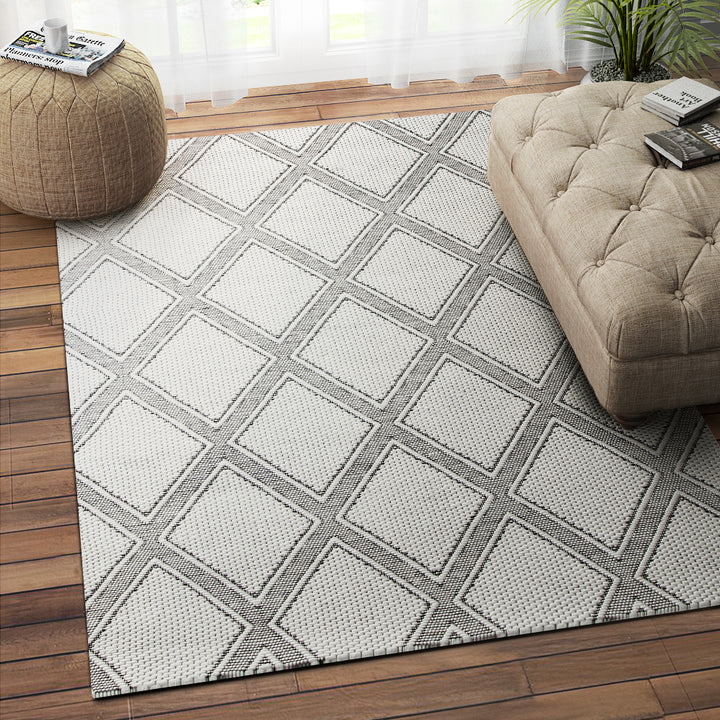 IVORY AND BLACK KILIM HAND WOVEN DHURRIE