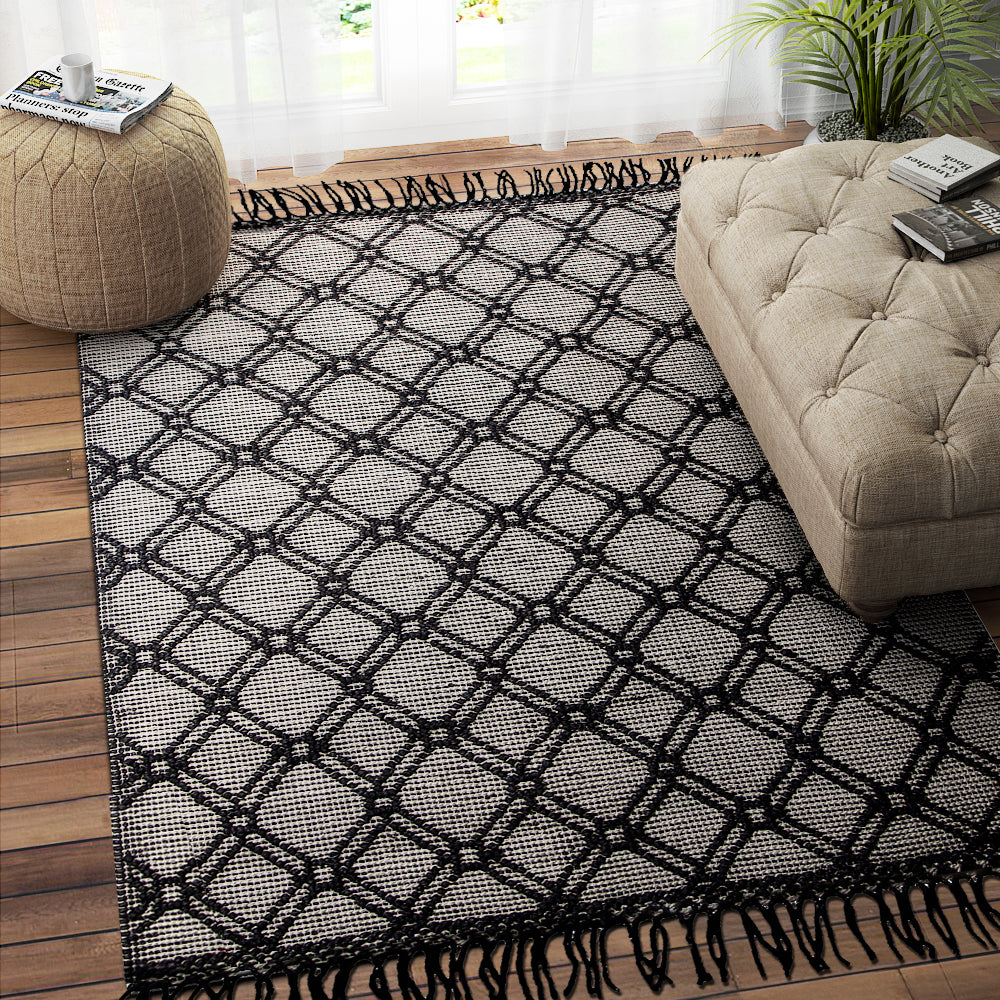 BLACK AND IVORY KILIM HAND WOVEN DHURRIE