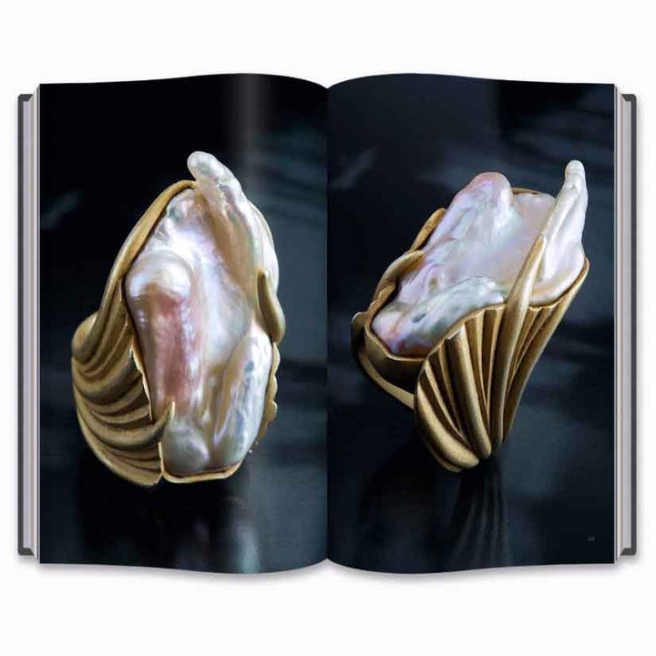 Untamed Encounters: Contemporary Jewelry from Extraordinary Gemstones BOOK