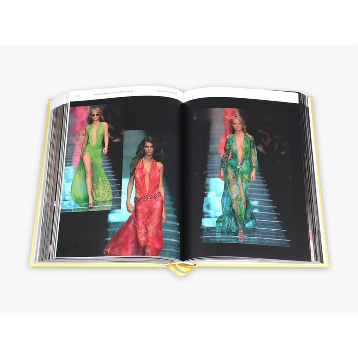 Versace Catwalk: The Complete Collections (Catwalk) Book