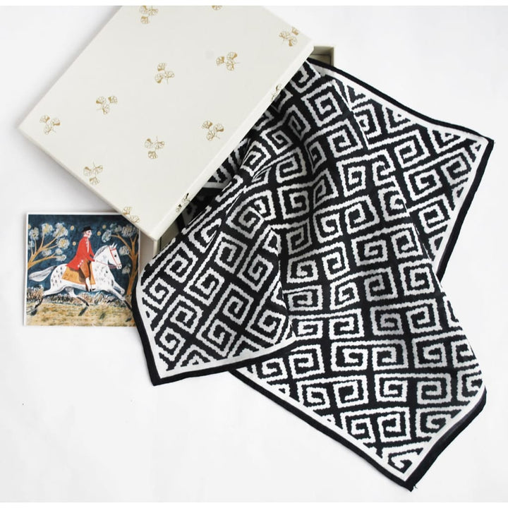 MAZE - POCKET SQUARE